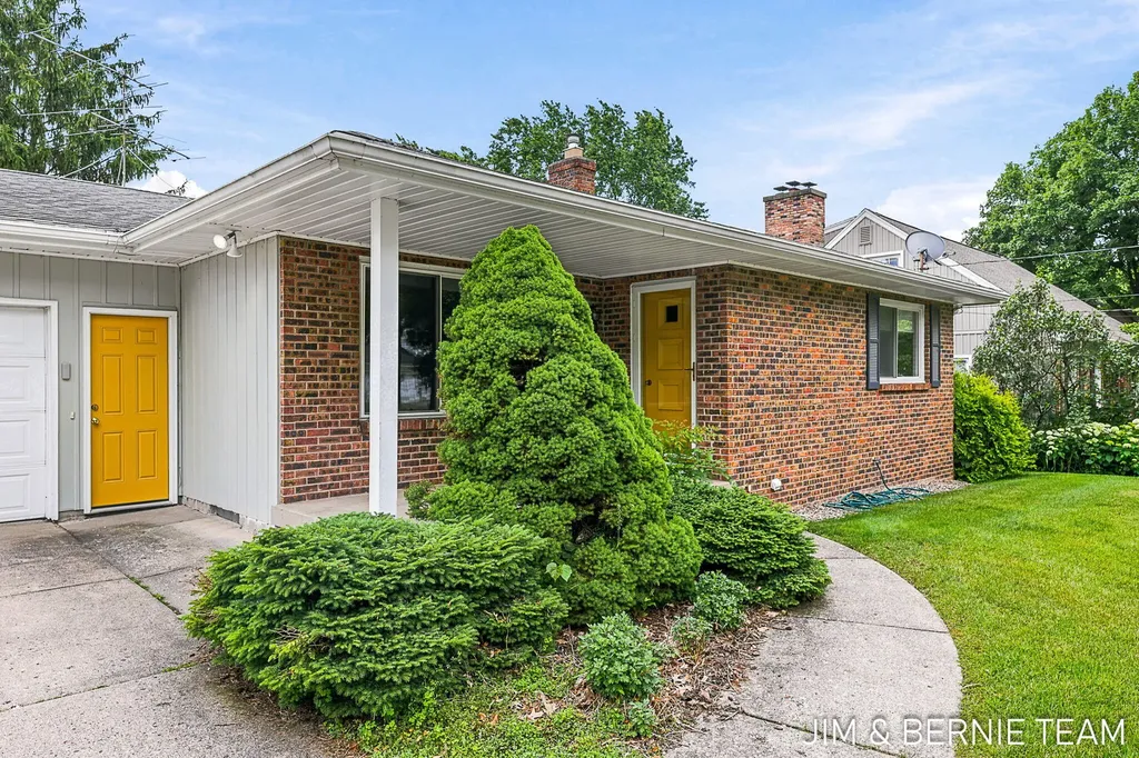 2238 Edgewood Avenue SE Grand Rapids City MI 49546