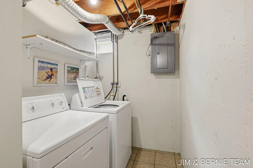 2238 Edgewood Avenue SE Grand Rapids City MI 49546