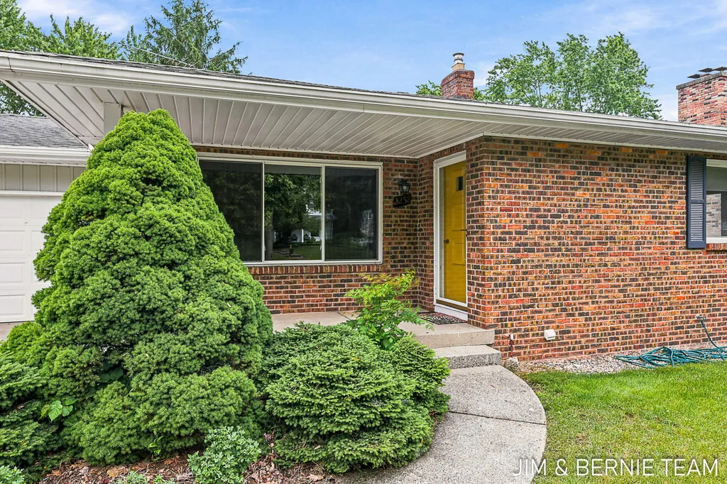 2238 Edgewood Avenue SE Grand Rapids City MI 49546