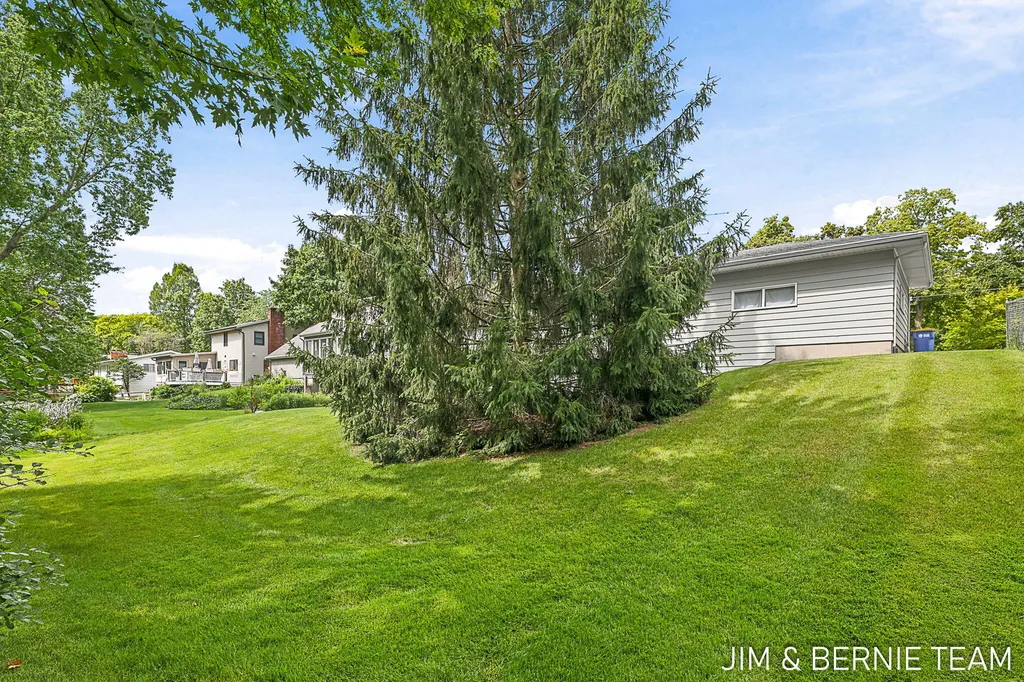 2238 Edgewood Avenue SE Grand Rapids City MI 49546