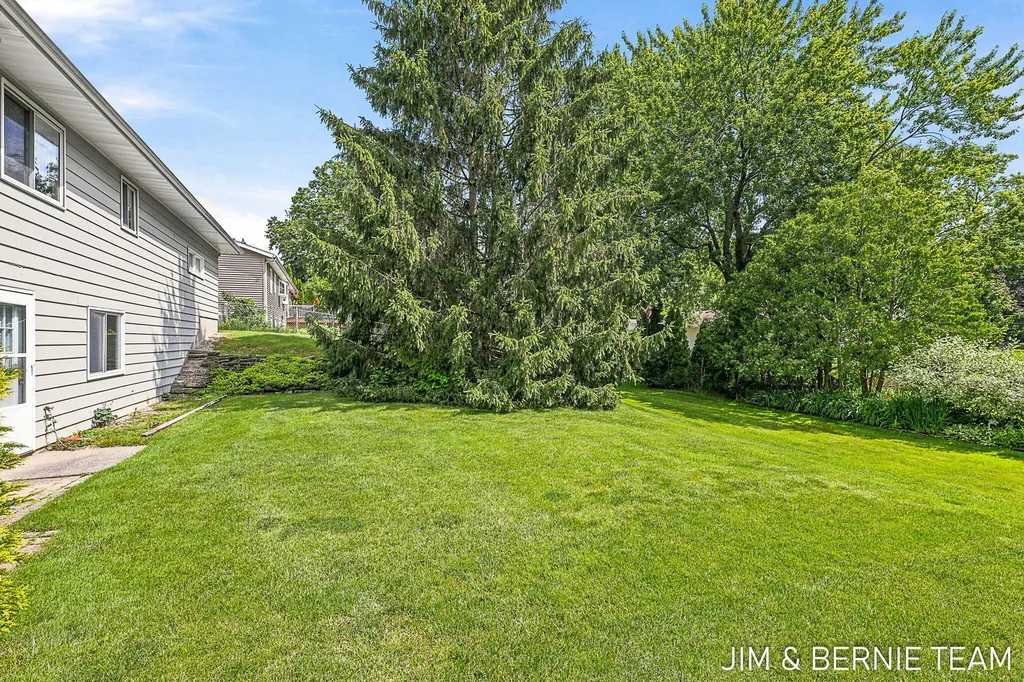 2238 Edgewood Avenue SE Grand Rapids City MI 49546