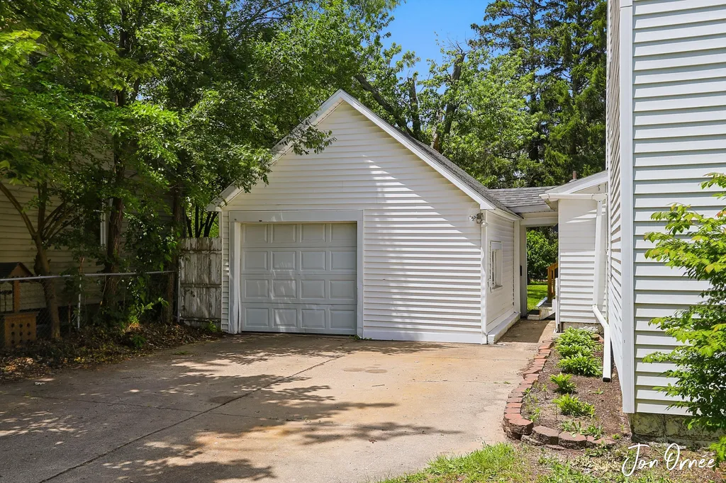 1889 Robinson Street Muskegon City MI 49441