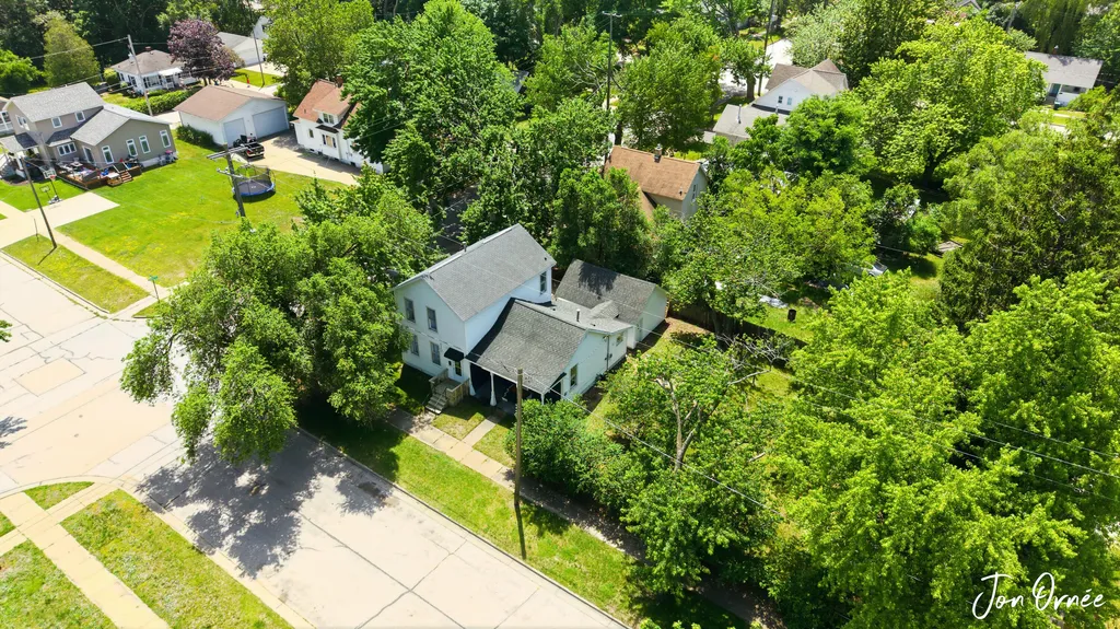1889 Robinson Street Muskegon City MI 49441