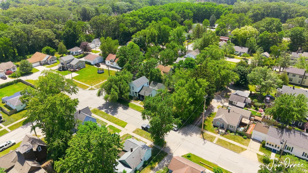 1889 Robinson Street Muskegon City MI 49441