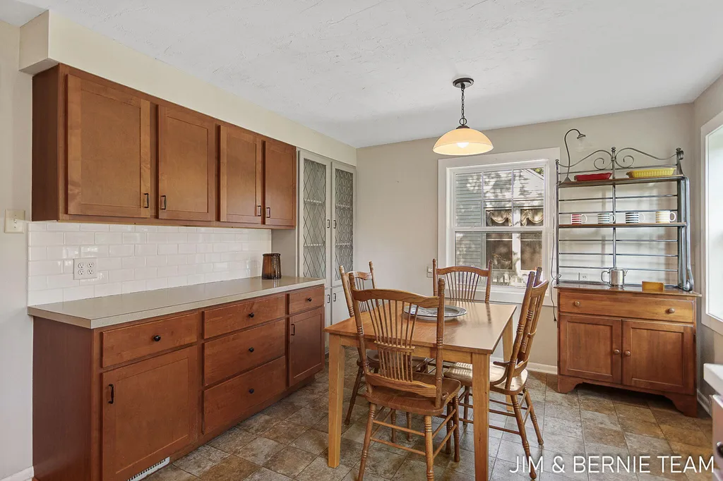131 E 31st Street Holland City MI 49423