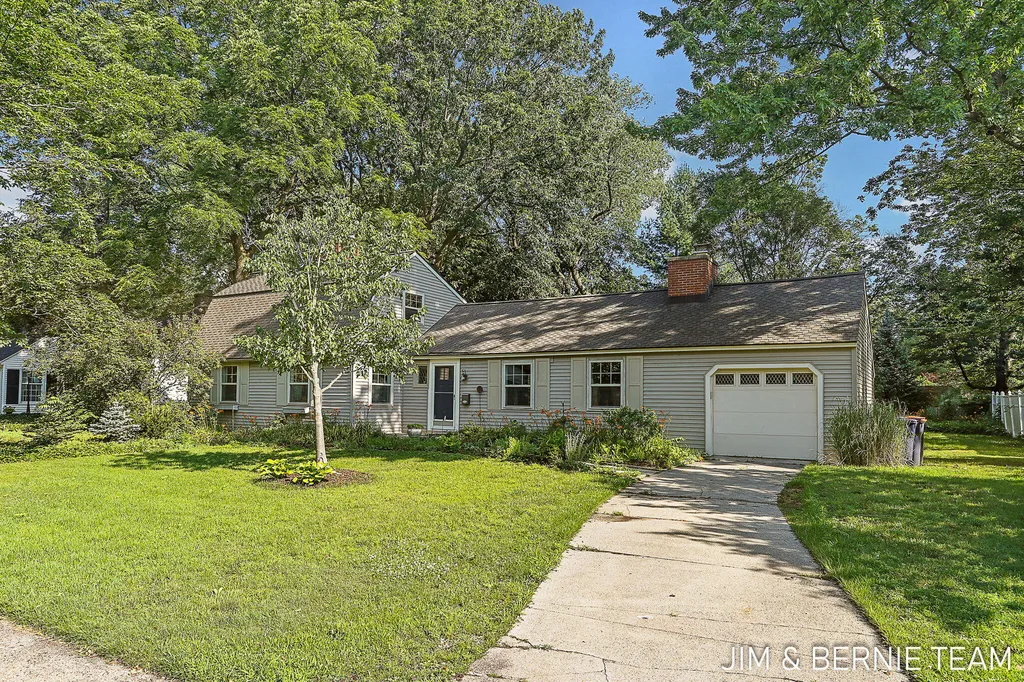 131 E 31st Street Holland City MI 49423