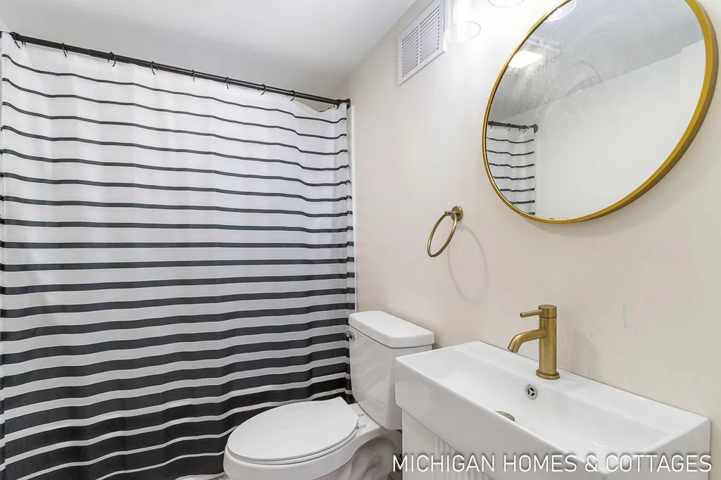 752 Jordan Lake Avenue Lake Odessa Village MI 48849