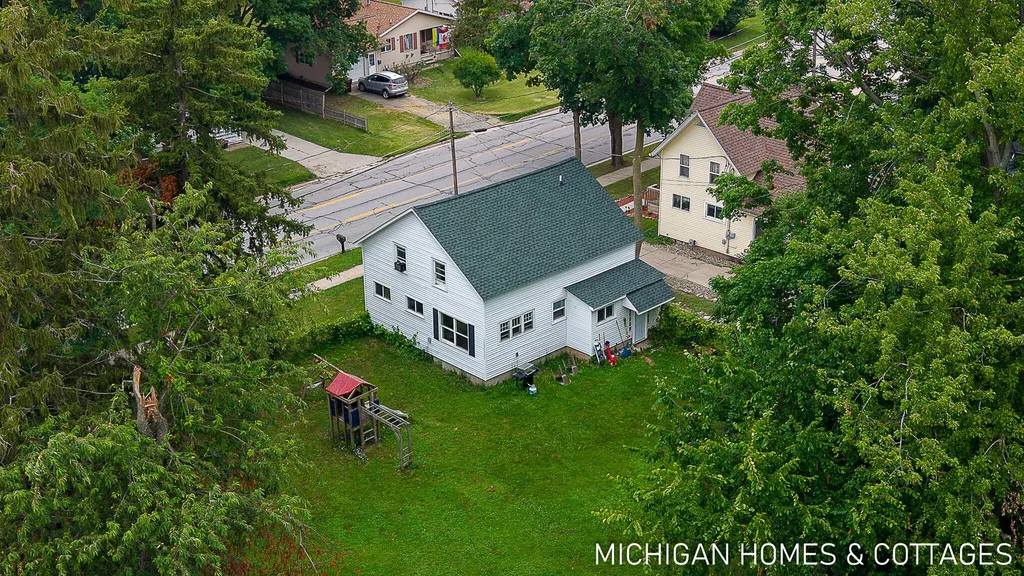 752 Jordan Lake Avenue Lake Odessa Village MI 48849