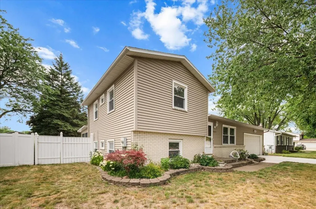 5077 Madison Avenue SE Kentwood City MI 49548