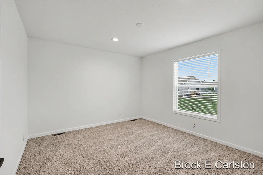 1283 E Ellis Road Norton Shores City MI 49441