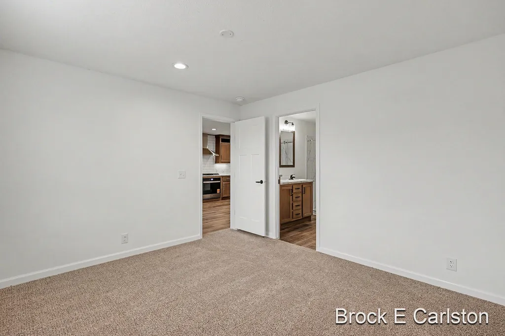 1283 E Ellis Road Norton Shores City MI 49441