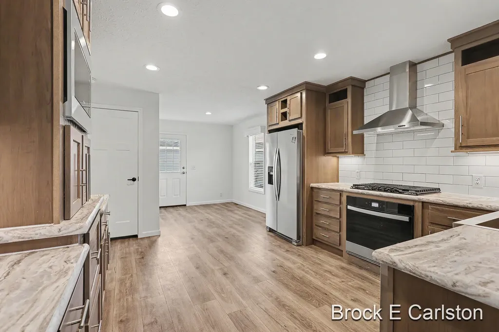 1283 E Ellis Road Norton Shores City MI 49441