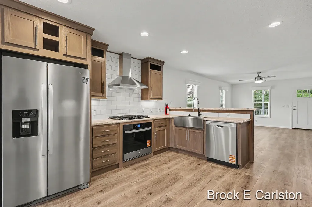 1283 E Ellis Road Norton Shores City MI 49441
