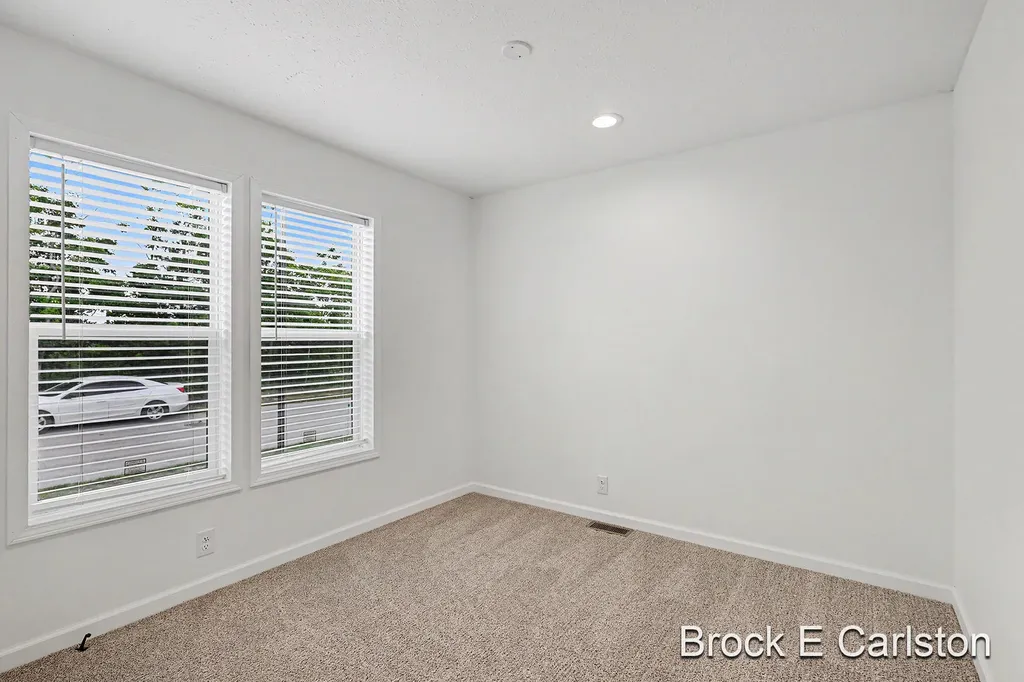 1283 E Ellis Road Norton Shores City MI 49441