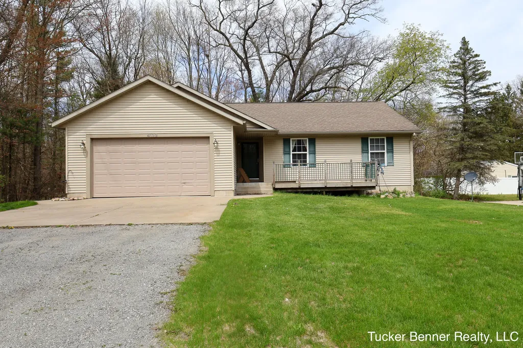 4122 Duck Lake Road Fruitland Township MI 49461