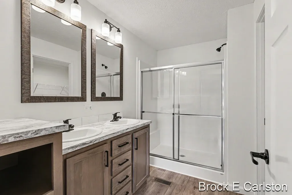 1283 E Ellis Road Norton Shores City MI 49441