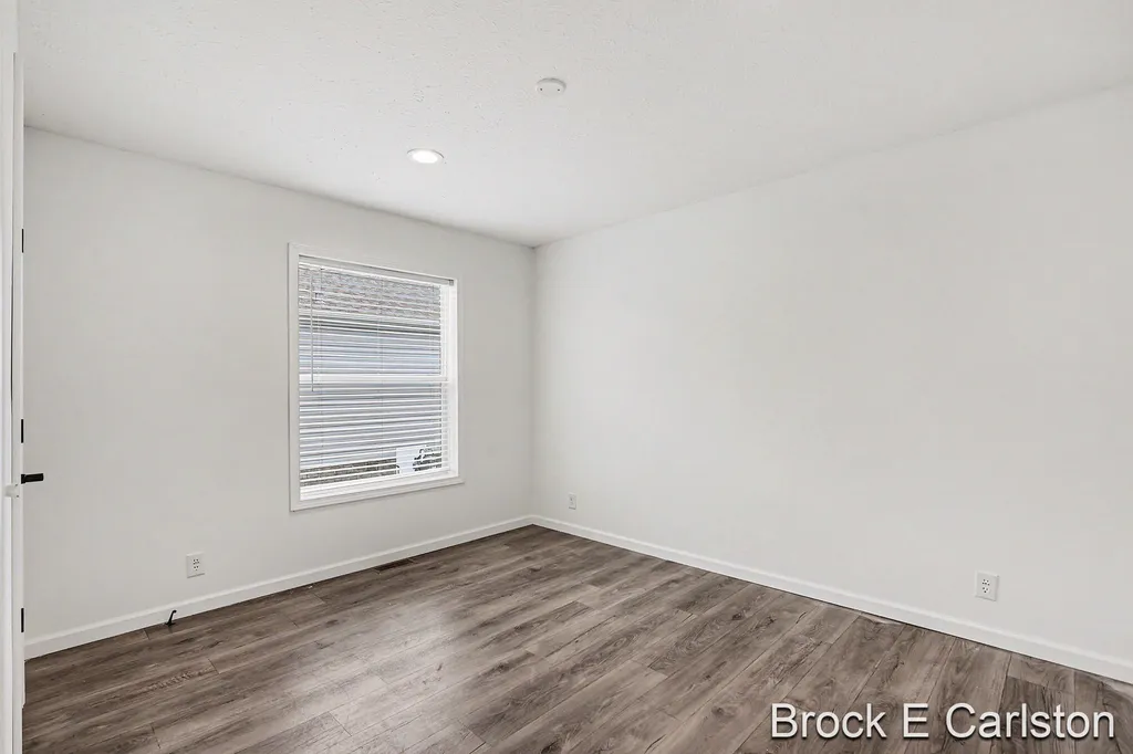 1283 E Ellis Road Norton Shores City MI 49441