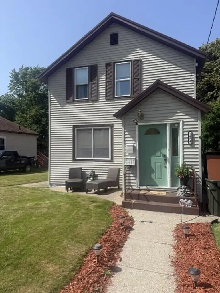 1074 W Grand Avenue Muskegon City MI 49441
