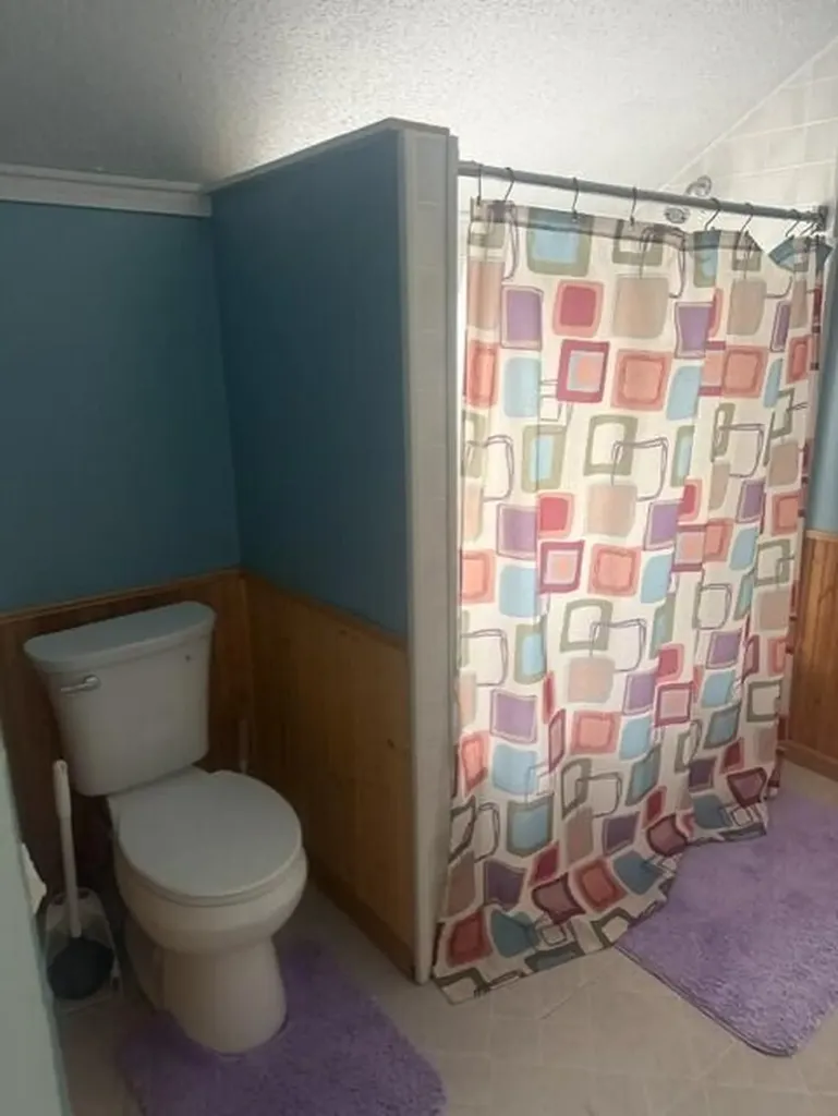 1074 W Grand Avenue Muskegon City MI 49441