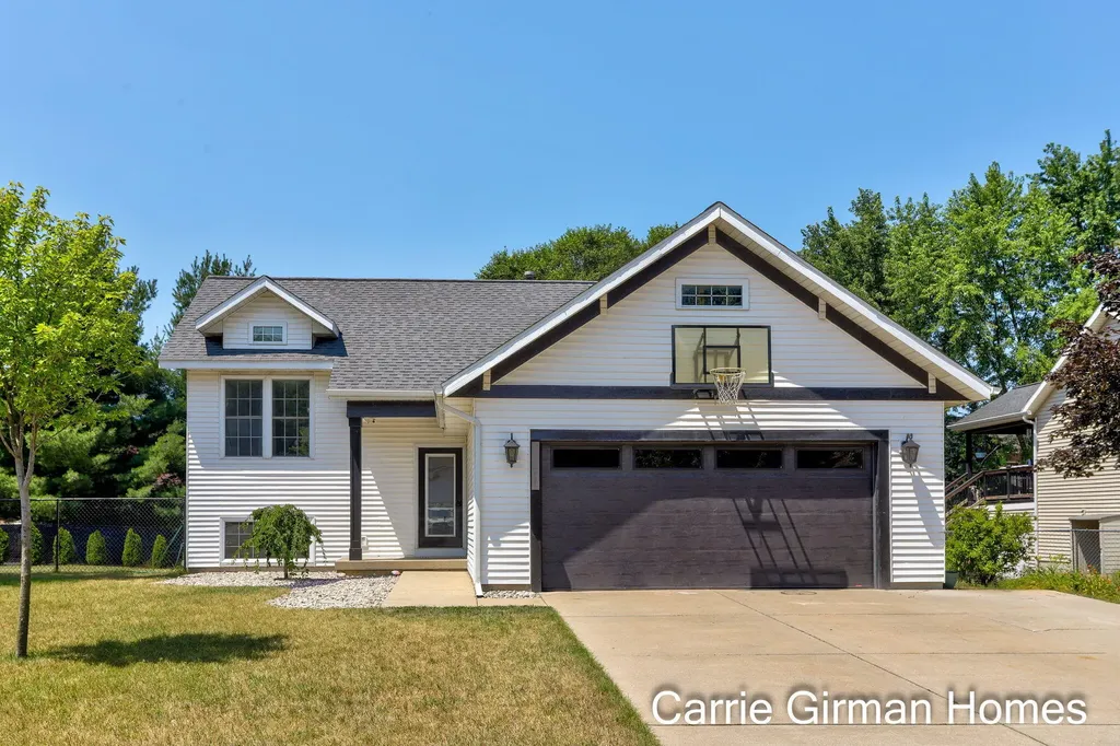 11011 Skyway Lane Allendale Charter Township MI 49401