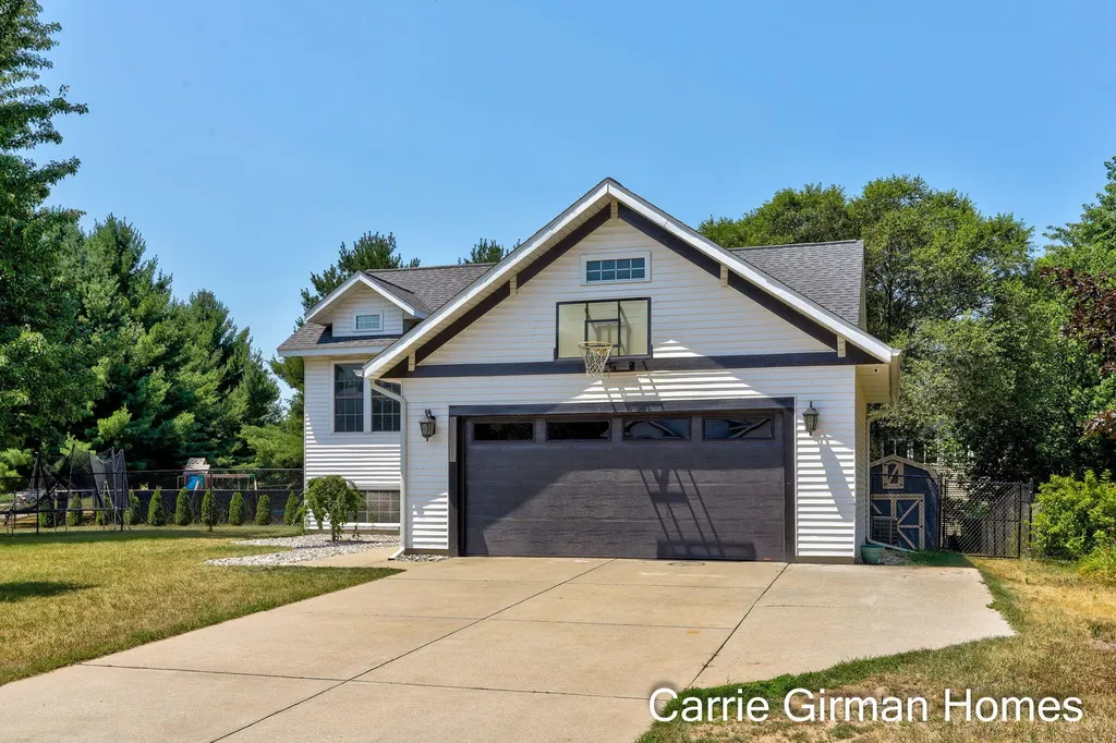 11011 Skyway Lane Allendale Charter Township MI 49401