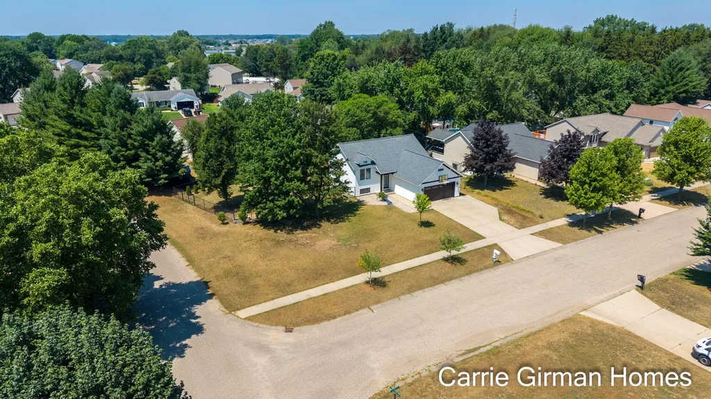 11011 Skyway Lane Allendale Charter Township MI 49401