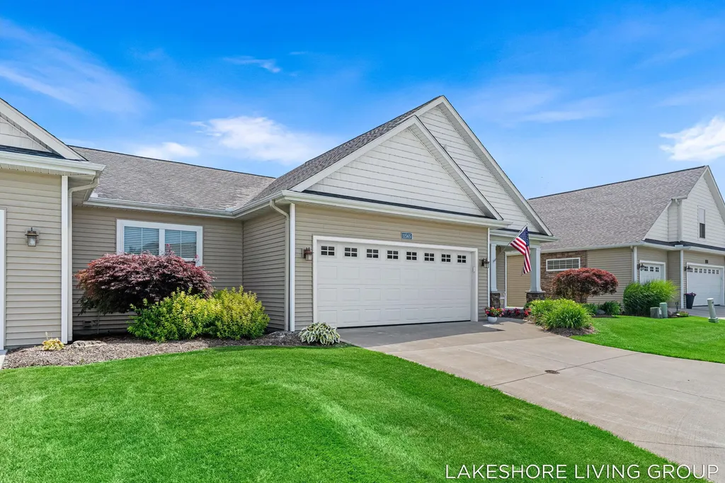 11565 S Lake Drive Holland Charter Township MI 49424