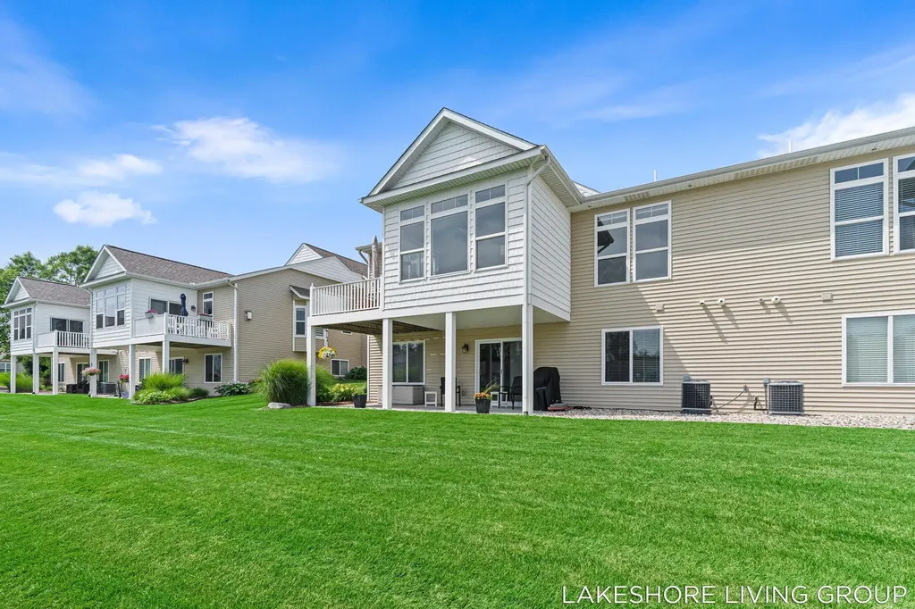 11565 S Lake Drive Holland Charter Township MI 49424