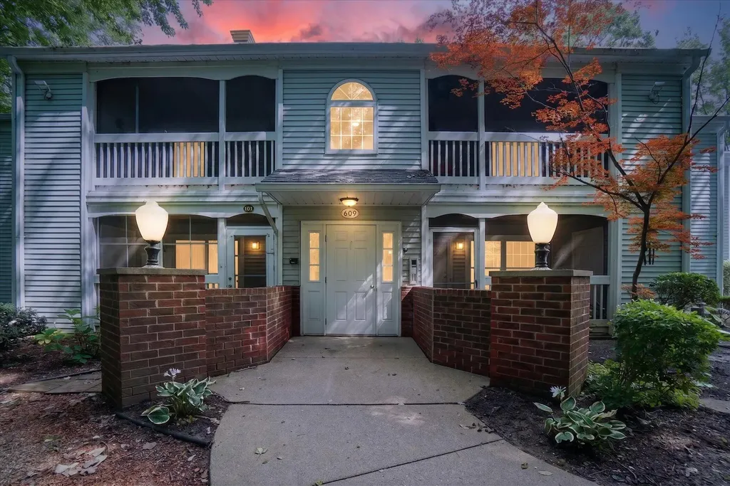 609 Curzon Court Howell City MI 48843
