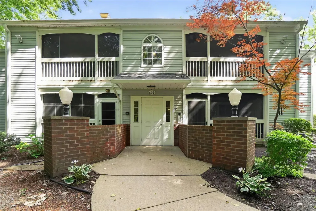 609 Curzon Court Howell City MI 48843