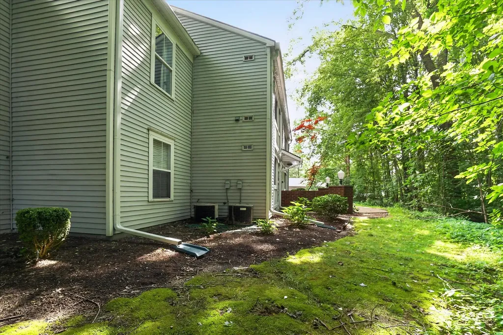 609 Curzon Court Howell City MI 48843