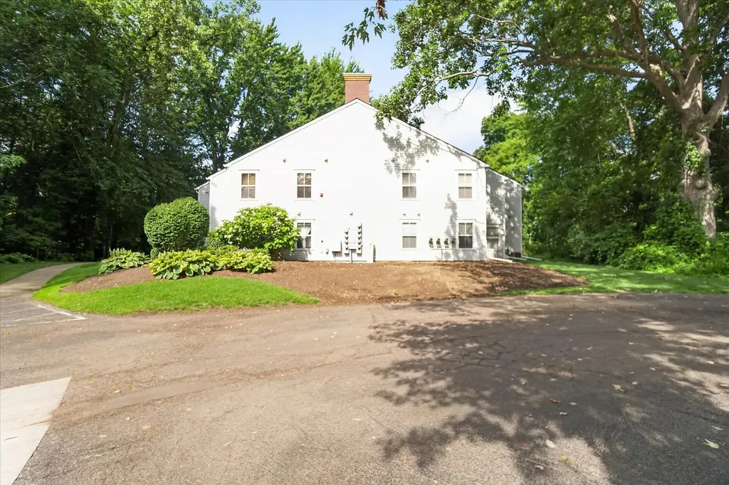 609 Curzon Court Howell City MI 48843