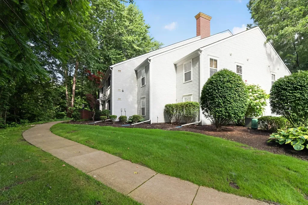 609 Curzon Court Howell City MI 48843