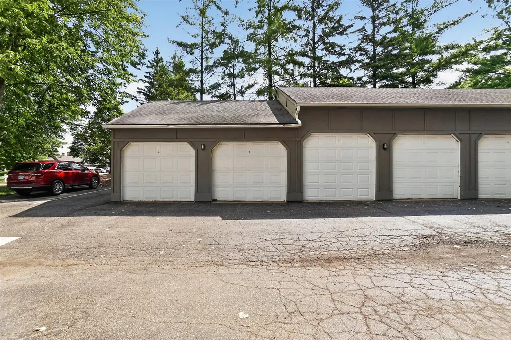 609 Curzon Court Howell City MI 48843
