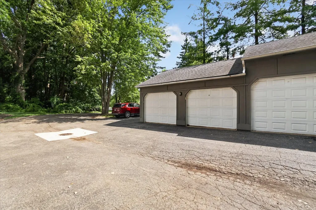 609 Curzon Court Howell City MI 48843
