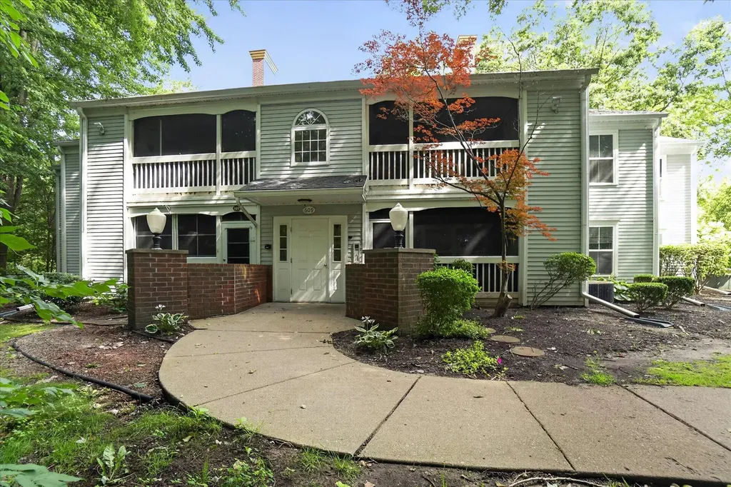 609 Curzon Court Howell City MI 48843