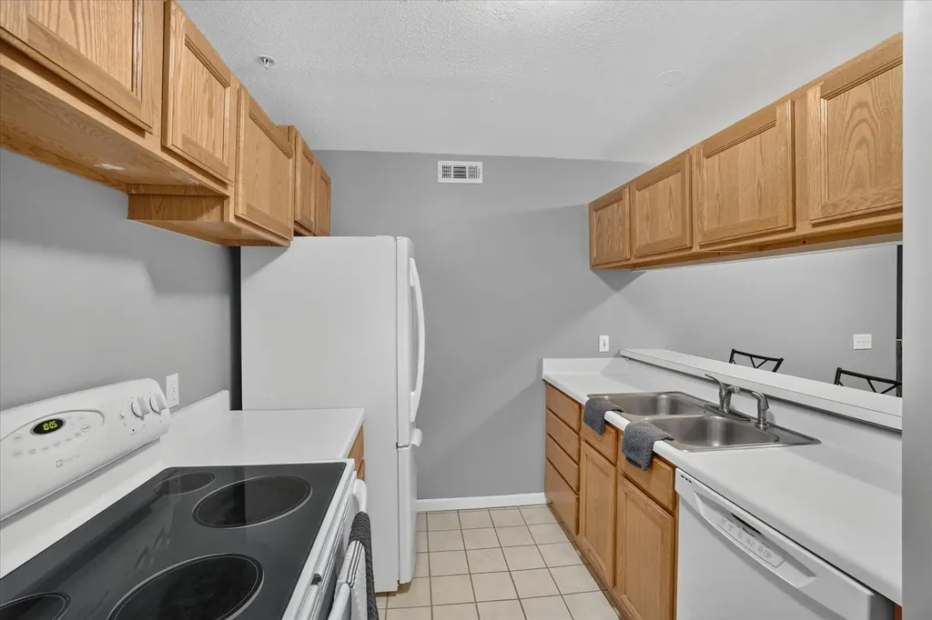 609 Curzon Court Howell City MI 48843