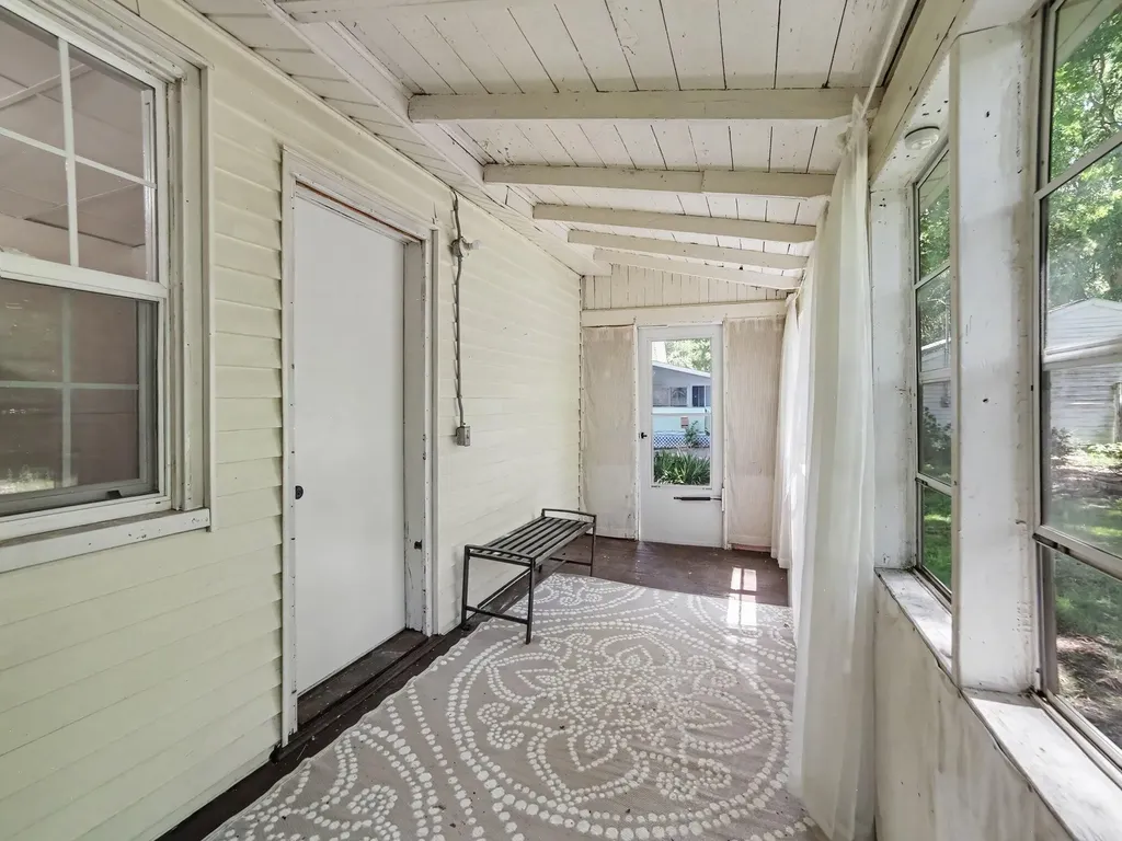 837 W Southern Avenue Muskegon City MI 49441