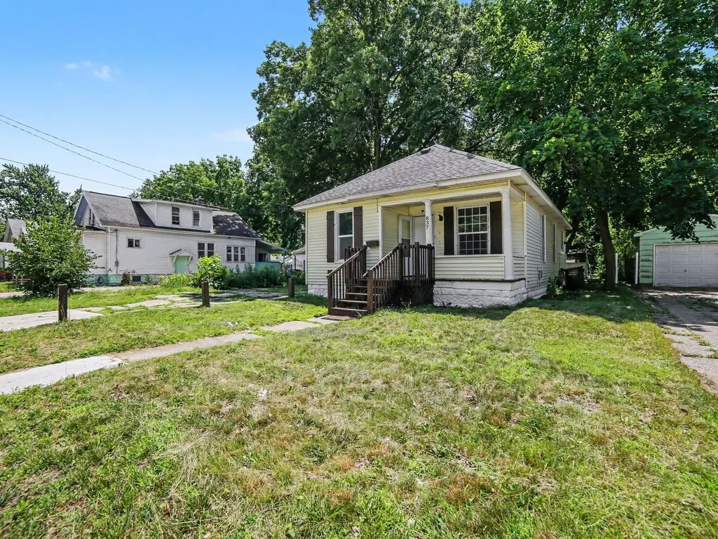 837 W Southern Avenue Muskegon City MI 49441
