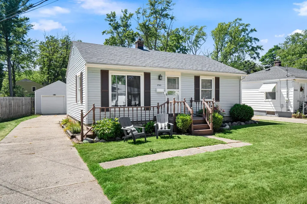 2561 Taft Avenue SW Wyoming City MI 49519