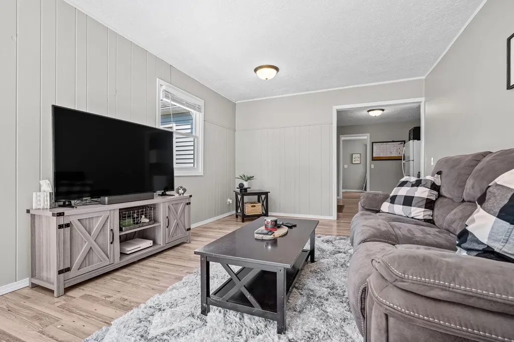 2561 Taft Avenue SW Wyoming City MI 49519