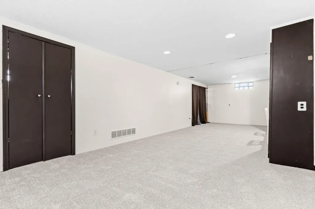 2561 Taft Avenue SW Wyoming City MI 49519