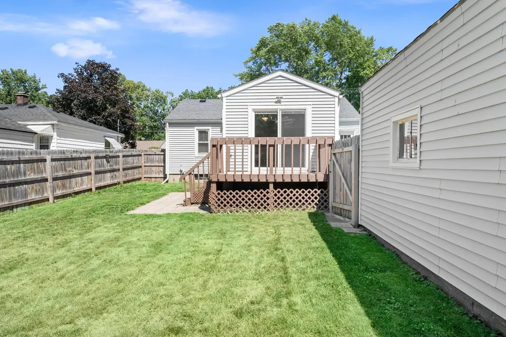 2561 Taft Avenue SW Wyoming City MI 49519