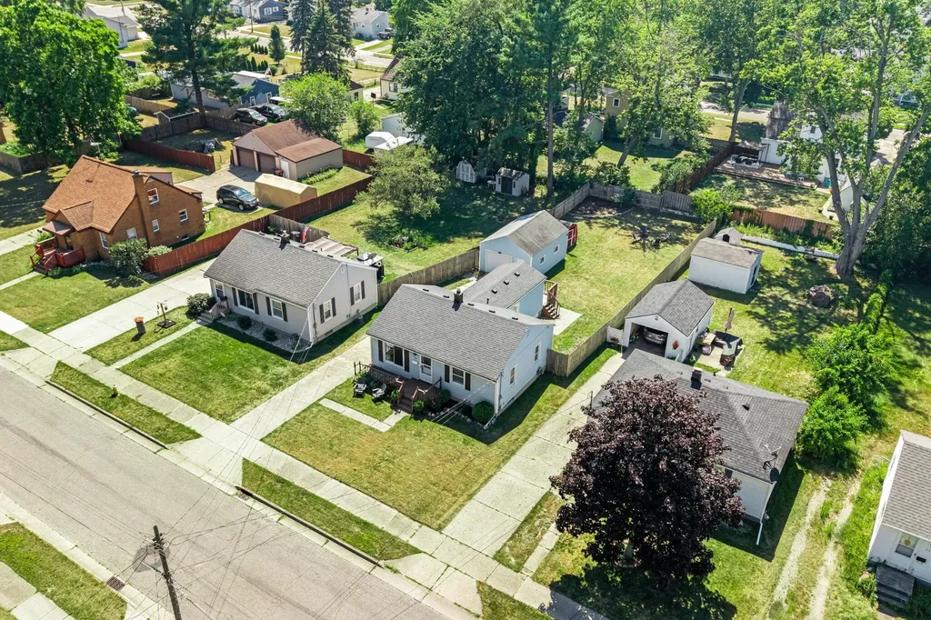 2561 Taft Avenue SW Wyoming City MI 49519