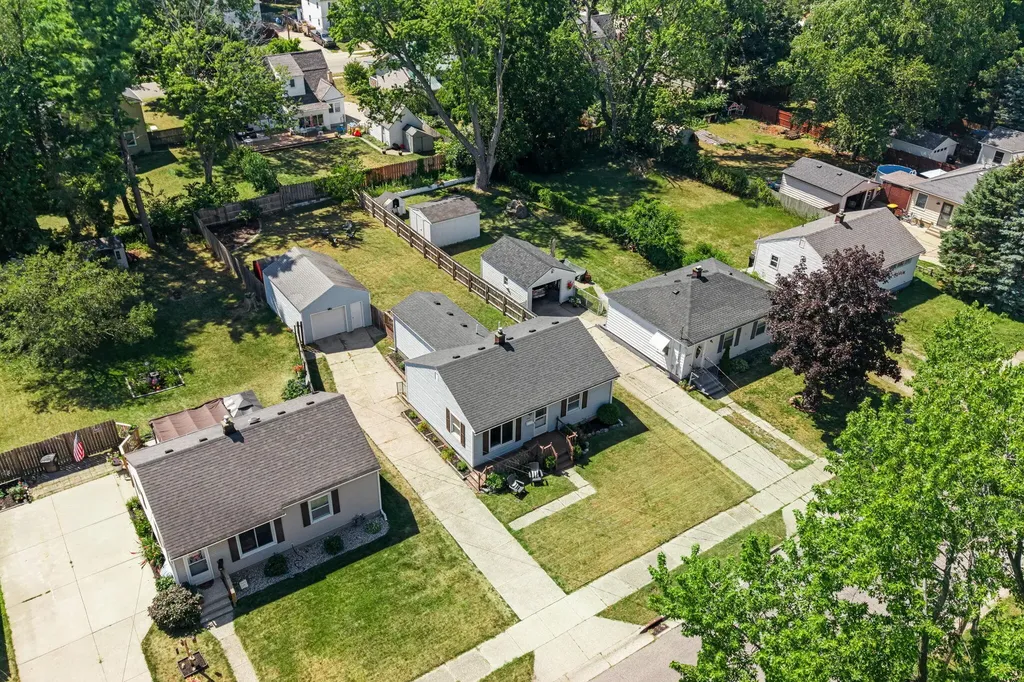 2561 Taft Avenue SW Wyoming City MI 49519