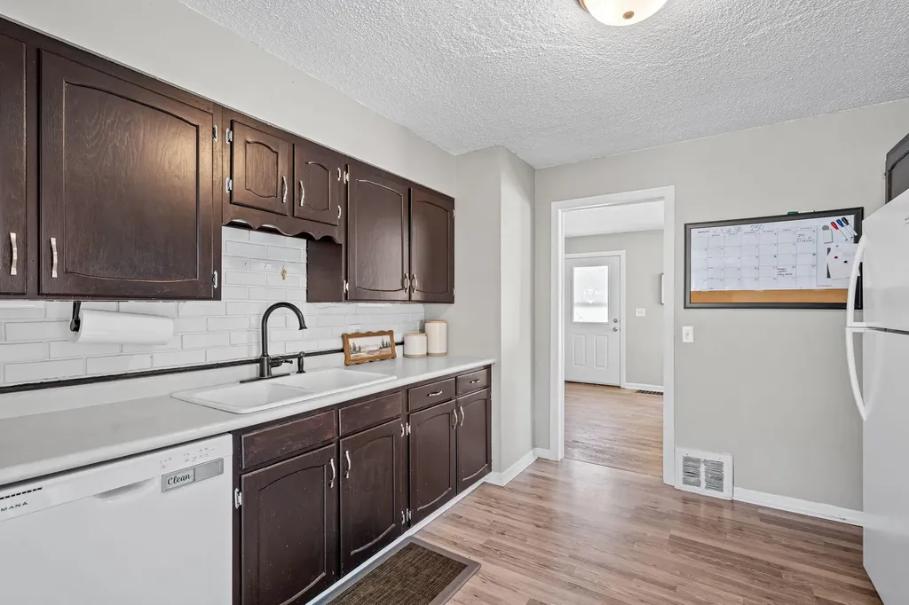 2561 Taft Avenue SW Wyoming City MI 49519