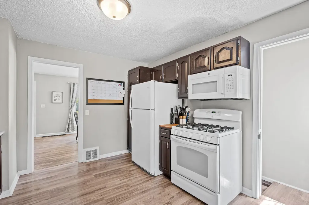 2561 Taft Avenue SW Wyoming City MI 49519