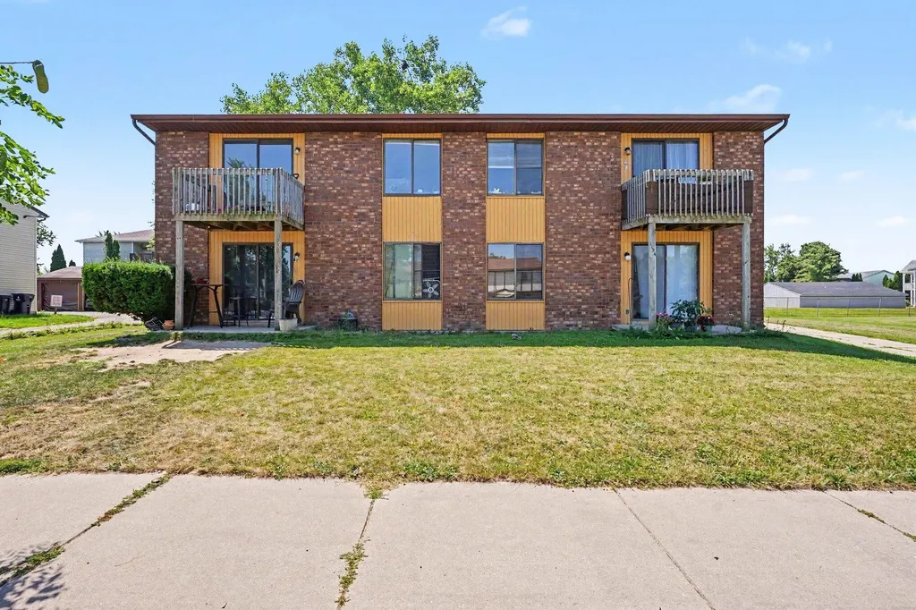 1134 Country Holland City MI 49423