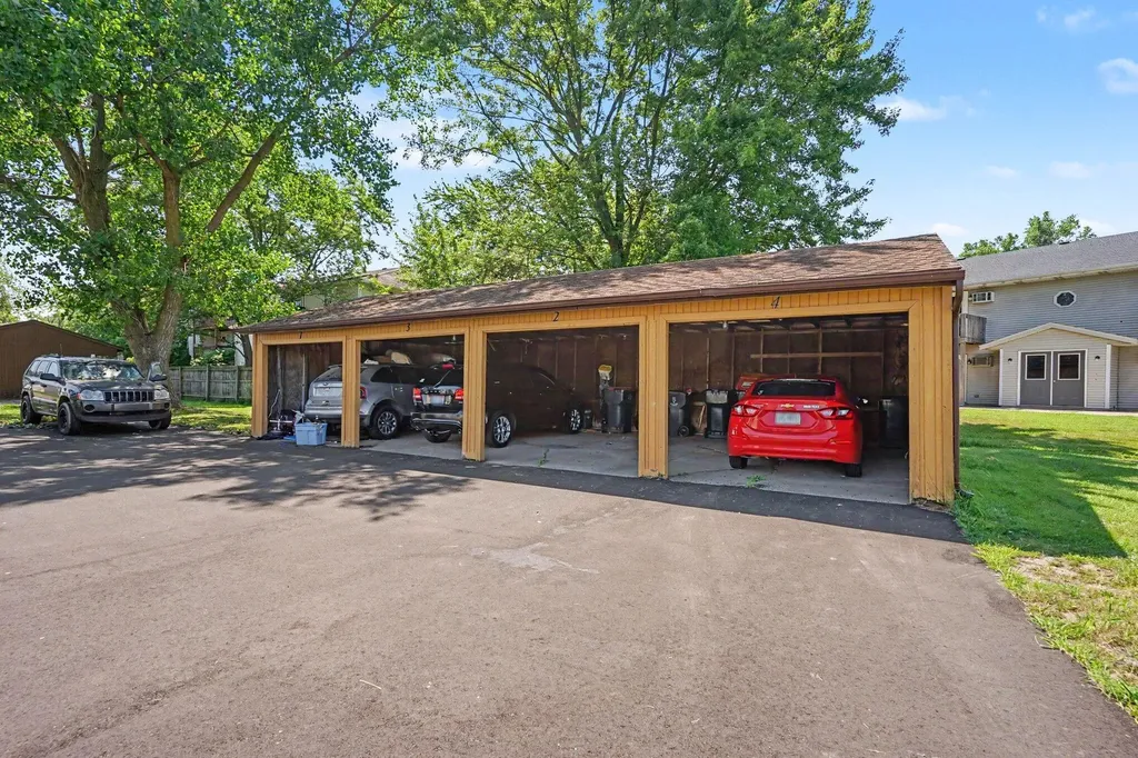 1134 Country Holland City MI 49423