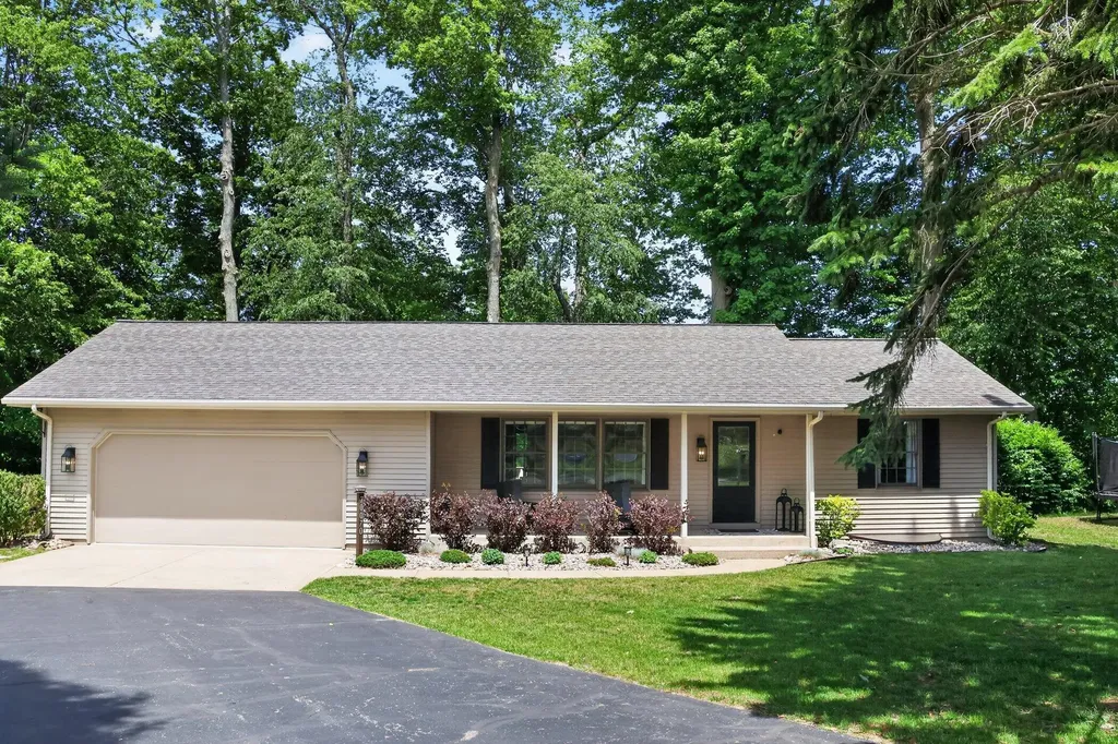 70070 2nd Avenue South Haven Charter Township MI 49090